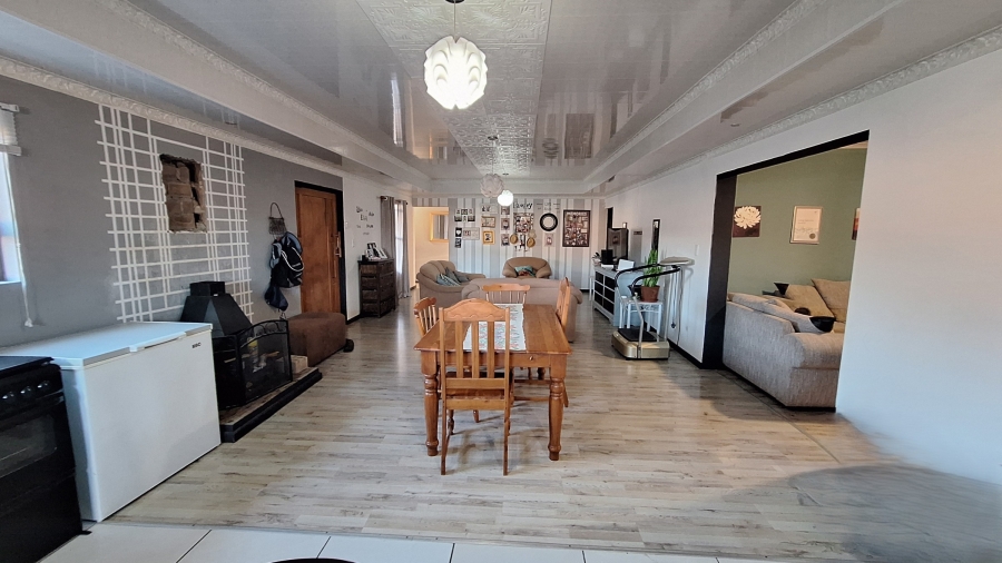 4 Bedroom Property for Sale in Velddrif Western Cape